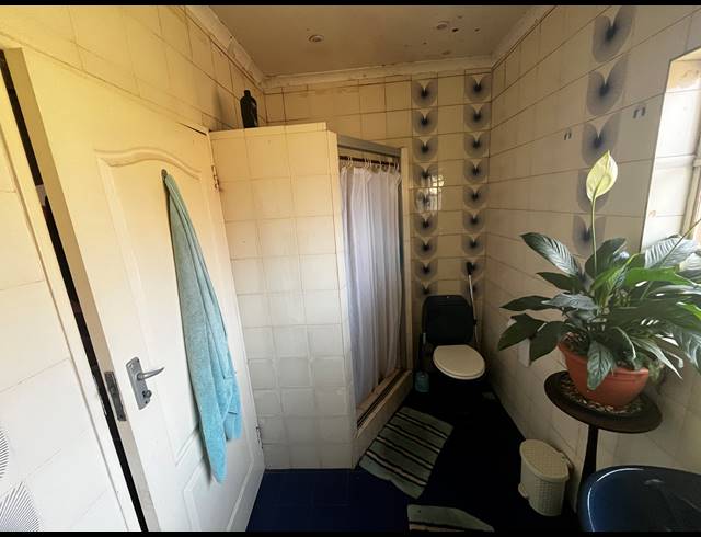3 BEDROOM HOUSE FOR SALE IN DERSLEY